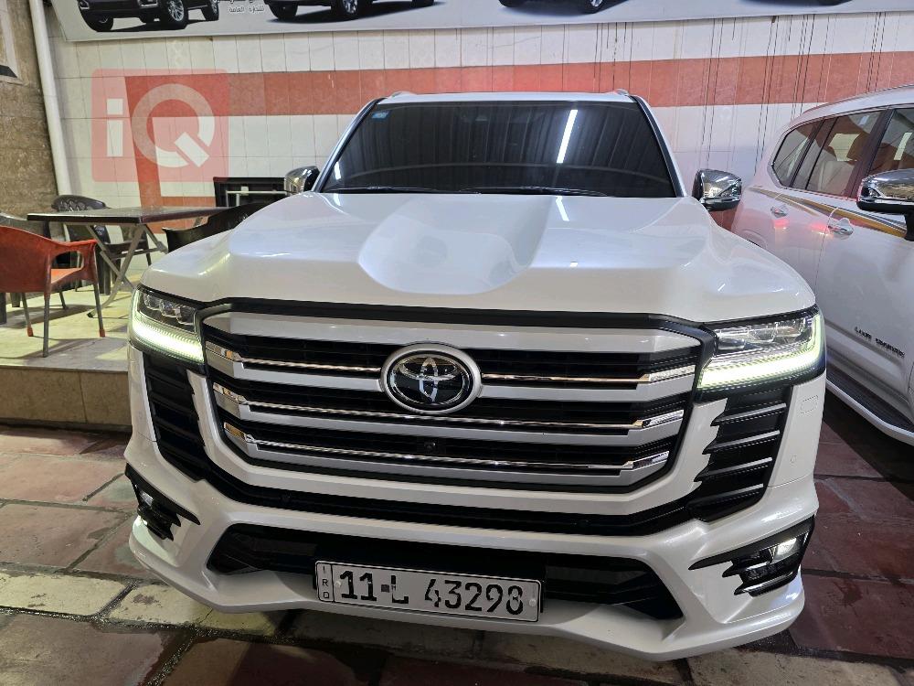 تۆیۆتا لاند کروزەر